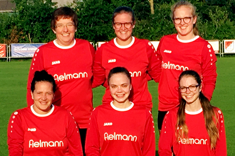 MTV Wangersen 2 - Britta Lindemann, Luisa Vosgerau, Inken Höper (hinten von links), Miriam Werner, Kendra Heitmann und Sabrina Heitmann (vorne von links)