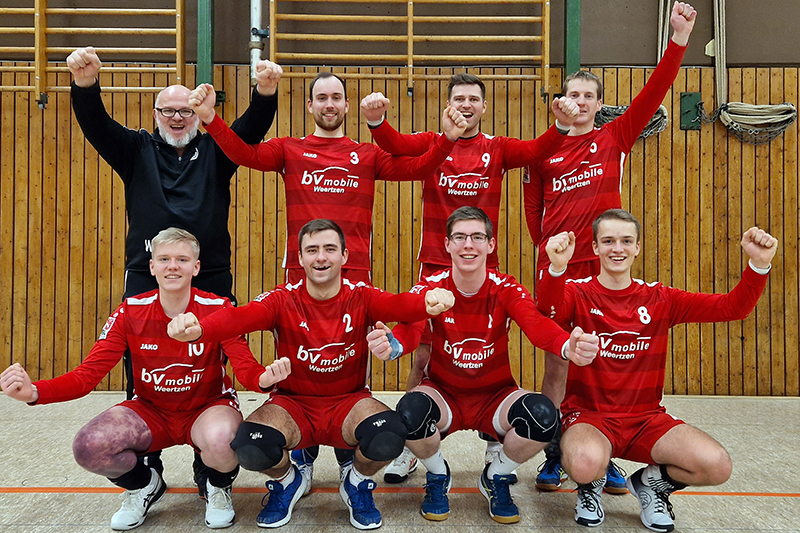 Werner Behnken, Christian Hagenah, Christian Struck, Andre Sebastiani (h.v.l.), Thilo Löhden, Nick Poppe, Florian Behrens und Tom Löhden (v.v.l.)