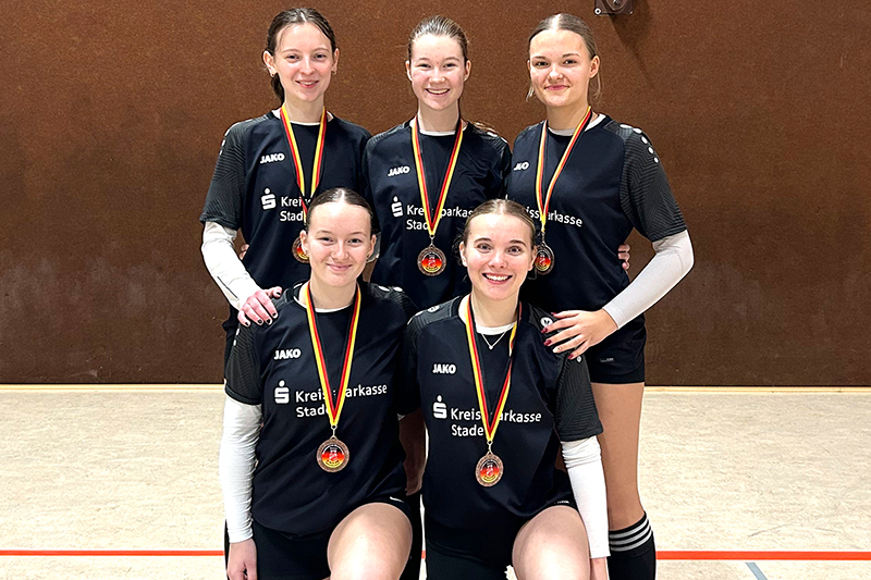 hp Bronzemedaillen gewonnen Wangersen Mädchen U18 300dpi 1920 x 1280 px